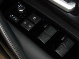 電動格納式ドアミラー・パワーウインドウを装備しています。
