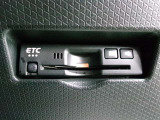 お得で便利なETCを装備♪ETCのメリットは料金がお得になるだけではありません!ETC専用出口ではスーイスイっと停止ぜずに通過できることもメリットです☆