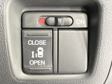 【パワースライドドア】スマートキーや運転席のスイッチでスライドドアの開閉が可能♪電動だから力を入れてドアを開ける必要が無く、小さいお子様でも、重い荷物を持っている時もラクに開け閉めできます♪