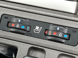 【シートヒーター&ベンチレーション】夏場は涼しい風でお尻や背中の熱やムレを防ぎ、冬はエアコンよりも早く温まってポカポカに!季節を問わず快適に過ごせます。