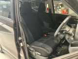 運転席まわりです。運転席からの視界が左右に広く隅々まではっきりと見渡せます!クルマの前端も把握しやすく安心して運転できます!