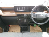 操作しやすい運転席廻り!操作パネルも使いやすい!!ドライブが楽しくなります!