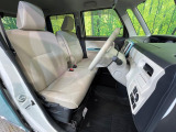 運転席シート廻りは使用感も少なく、良好な状態となっています。丁寧に使われていたことがよくわかりますね。