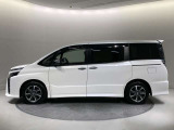 ご納車前にはエンジンオイル・オイルエレメント等を交換して、トヨタディーラーのエンジニアがしっかりと整備を致します。交換部品などに付いては、スタッフまでお尋ねください。