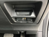 ETCが装着されています。再セットアップ後高速道路の料金所をノンストップで通過できて大変便利です。