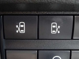 【両側電動スライドドアスイッチ】スマートキーや運転席のスイッチでスライドドアの開閉が可能♪電動なので力を入れてドアを開ける必要が無く小さいお子様でも、重い荷物を持っている時でもラクに開け閉めできます