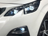 ●LEDヘッドライト:夜間走行時も良好な視界を確保し安心して運転できる高輝度LEDヘッドライトを装備!点灯速度が早く、消費電力も抑えられています。