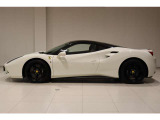 ドア・シルのマット・ブラック仕上げ ￥114,000