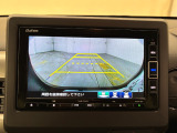 【バックカメラ】リバースにするだけで映ります、後方の安全確認や、狭い駐車場での車庫入れ、雨の日や夜間など視界の悪い時に便利です!安全にバックする為には欠かせない装備です。