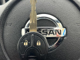 【キーレス】少し離れた場所からでもボタン一つでドアの開錠・施錠ができるのでとっても便利!ドアの鍵穴周りに傷をつけることもありません♪