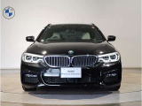【キドニーグリル】BMWは約90年もの間、ほぼ全ての車両にひと目でBMWだと分かるこの特徴的なフロントグリルが備えられ、デザイン・アイコンとして親しまれてきました。