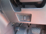 各種機能のボタンがあります。もちろん運転席からの操作も可能。スマートに使いこなしてください。
