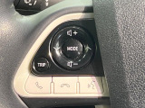 【ステアリングスイッチ】運転中、前方から目線をそらすことなく、オーディオ等の操作が可能な便利機能!安心&快適なドライブを演出してくれます♪