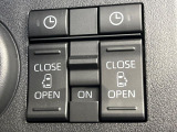 【両側パワースライドドア】スマートキーや運転席のスイッチで後席両側スライドドアの開閉が可能♪電動だから力を入れてドアを開ける必要が無く、小さなお子様でも簡単に開け閉めでき快適です♪