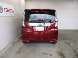 バックカメラが付いているので後方確認が非常にしやすいです。今や運転初心者も熟練者も必須装備!