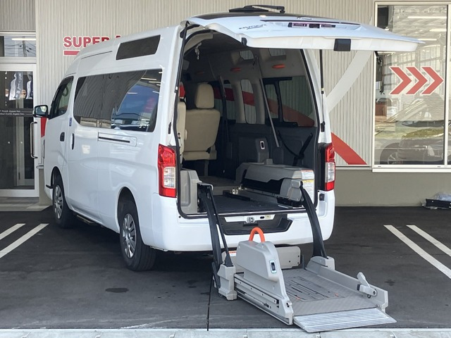NV350キャラバン 2.5 チェアキャブ 車いす2名仕様 ディーゼルターボ 4WD