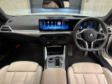 ☆センターパネルを運転席側に僅かに傾けたBMW独特のインパネ☆【駆け抜ける歓び】はここからもスタートしております☆