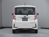 樹脂製リヤゲートや樹脂製フェンダーを採用し軽量化を実現しています。