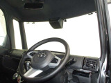 見通しのよいすっきりとした視界で、誰でも運転しやすいです。運転のしやすさは疲れにくさにも繋がりますよ♪