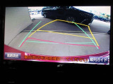 バックモニターで、後方を確認しながら安心して駐車することができます。運転初心者も熟練者も必須の機能です!