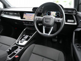 ドイツ本国のAUDI AGが認定する資格を有するテクニシャンが納車前の点検を実施します。
