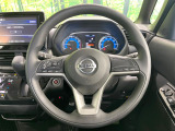 インテリアに合わせたデザインのステアリングは、運転される方のことも考え、運転しやすい形状、大きさです。是非一度、実際に触ってお確かめください。