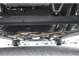 車両後方からの下回りです。マフラー防錆塗装や下回り防錆施工等も可能でございます。