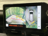 【パノラミックビューモニター】専用のカメラにより、上から見下ろしたような視点で360度クルマの周囲を確認することができます☆死角部分も確認しやすく、狭い場所での切り返しや駐車もスムーズに行えます。