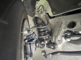 お車を安心してお乗りいただく為には、足回りの定期点検が欠かせません。サービスサポート(有償保証)では無料点検もご提供しており、安心のカーライフをお過ごしいただけるサポート体制が整っています。