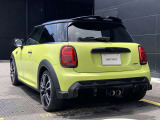 長期にわたる保証を実現。2年間のMINI NEXT保証と延長保証(別途費用)を合わせて最大4年間の保証。万一の故障に長期に備えることができ、ご安心してお乗り頂けます。