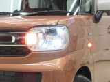 LEDヘッドライトです。デザイン性がよくとても明るいので、夜間の走行や悪天候でも安心です。しかも長寿命!