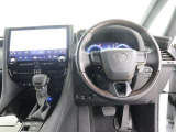 見通しのよいすっきりとした視界で、誰でも運転しやすいです。運転のしやすさは疲れにくさにも繋がりますよ♪