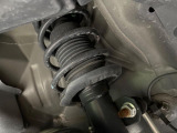 お車を安心してお乗りいただく為には、足回りの定期点検が欠かせません。サービスサポート(有償保証)では無料点検もご提供しており、安心のカーライフをお過ごしいただけるサポート体制が整っています。
