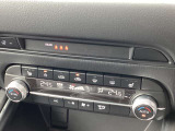 フルオートエアコンで、運転席・助手席にはシートヒーター付ですので、年中快適な空間を提供でき、自動で温度調整が可能です。