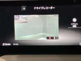 前方の映像だけでなく、車内から後方の映像もばっちり記録します