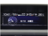 視認性に優れたメーターで、夜間走行も安心して運転できます!マルチインフォメ―ションディスプレイには車両情報を表示!メーター内の光度調整機能も付いております!