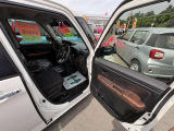 運転席開口部は大きく開きますので乗り降りもラクです!
