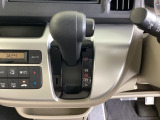 発進時から滑らかに加速する無段階変速のCVTはストップ&ゴーの多い街の中も快適です