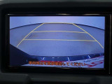 バックモニターで、後方を確認しながら安心して駐車することができます。運転初心者も熟練者も必須の機能ですよ!