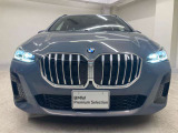 【キドニーグリル】BMWは約90年もの間、ほぼ全ての車両にひと目でBMWだと分かるこの特徴的なフロントグリルが備えられ、デザイン・アイコンとして親しまれてきました。