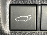 【パワーバックドア】スマートキーや運転席のボタンを押すだけでリアゲートが自動で開閉します!荷物を持っている時や、高い位置にあるバックドアを閉める際に便利な機能です♪