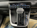 オートエアコン♪お好みの温度に設定するだけで車内を快適空間にしてくれますよ♪