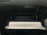 車検証入れになどにも使える便利な収納BOXあります。