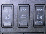 両側電動スライドドアを装備しております。