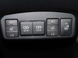 【シートヒーター】寒い日に重宝するシートヒーター!エアコンより早く温まってくれるので寒がりの人も安心ですね♪