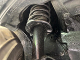 お車を安心してお乗りいただく為には、足回りの定期点検が欠かせません。サービスサポート(有償保証)では無料点検もご提供しており、安心のカーライフをお過ごしいただけるサポート体制が整っています。