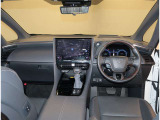 オシャレなインテリアで運転する気分も盛り上がりますよね^^