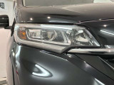 LEDヘッドライトは、点灯の瞬間から最大光量を発揮し、突然暗くなるトンネルなどでの安定感を高めます。