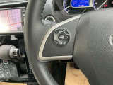 ステアリングスイッチです。ナビのオーディオコントロールが手元で行えます