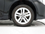 タイヤサイズは(205/55R16)で純正アルミホイールです。